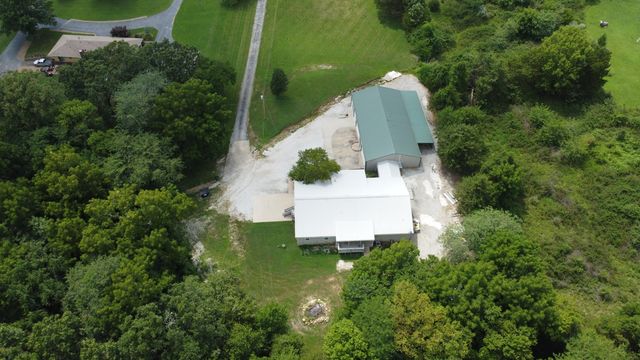 7222 N Farm Road 203, Strafford, MO 65757