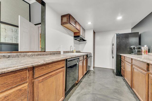 7222 N Farm Road 203, Strafford, MO 65757