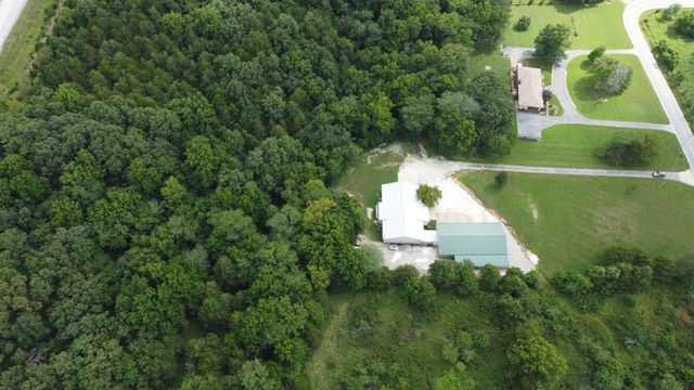 7222 N Farm Road 203, Strafford, MO 65757