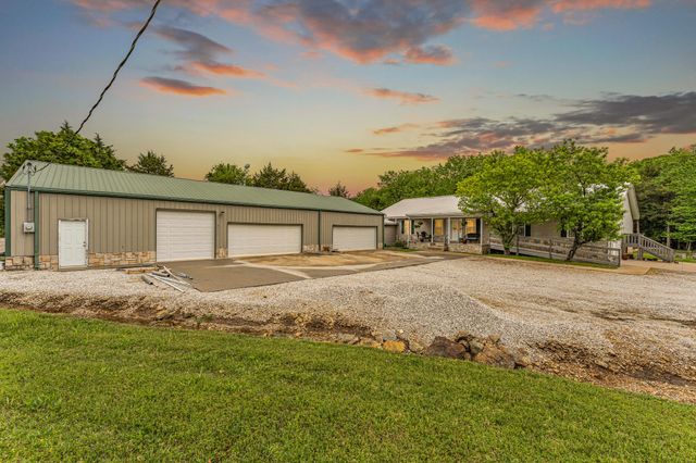 7222 N Farm Road 203, Strafford, MO 65757