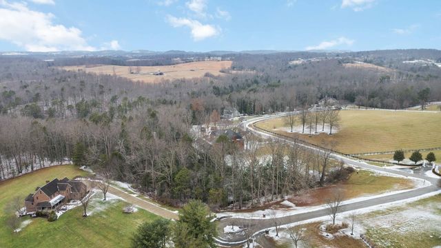 484 Woods Edge Drive, London, KY 40741