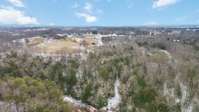 484 Woods Edge Drive, London, KY 40741