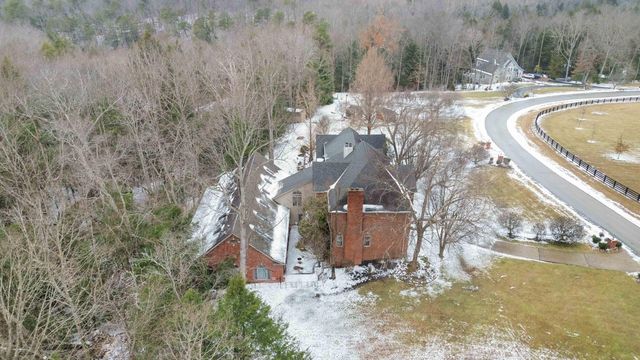 484 Woods Edge Drive, London, KY 40741