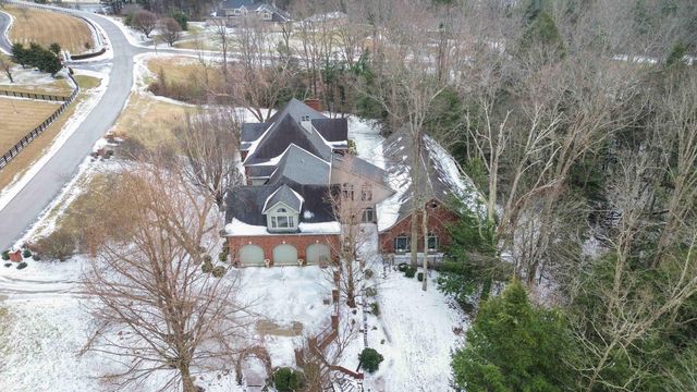 484 Woods Edge Drive, London, KY 40741