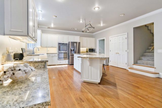 484 Woods Edge Drive, London, KY 40741