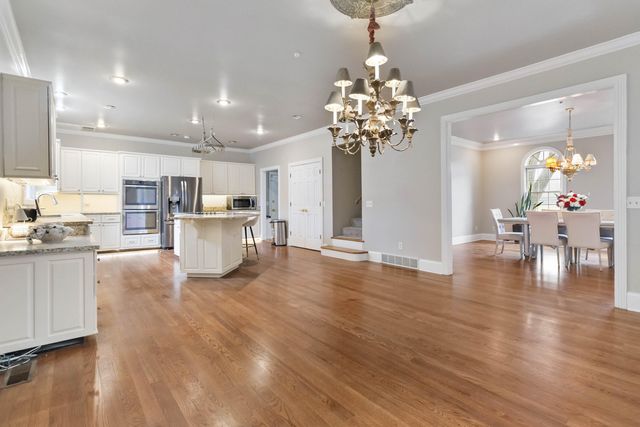 484 Woods Edge Drive, London, KY 40741