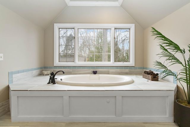 484 Woods Edge Drive, London, KY 40741