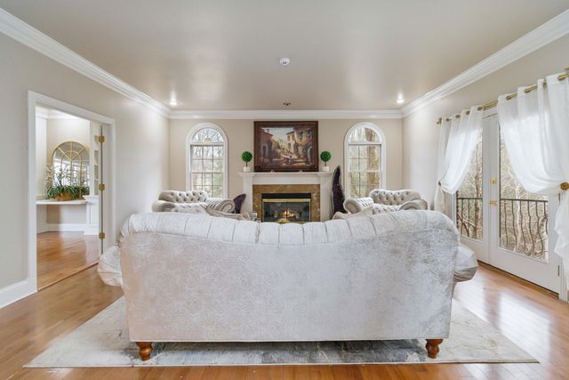 484 Woods Edge Drive, London, KY 40741