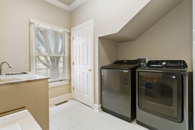 484 Woods Edge Drive, London, KY 40741