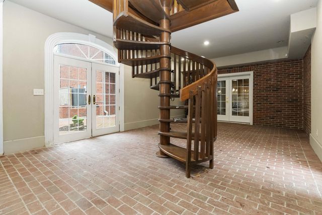 484 Woods Edge Drive, London, KY 40741