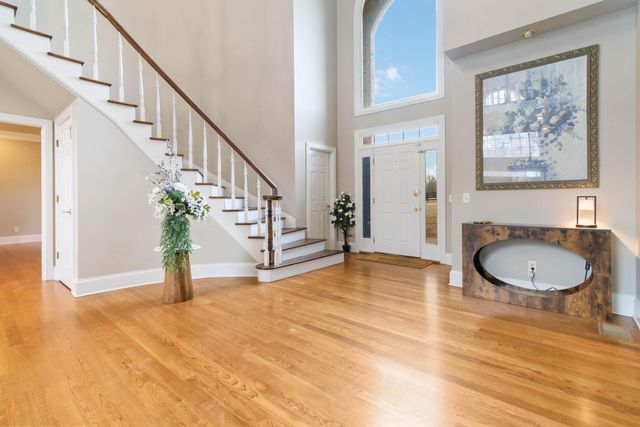 484 Woods Edge Drive, London, KY 40741