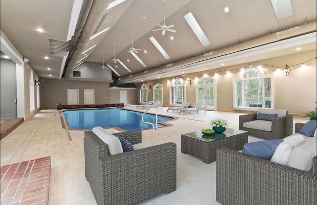 484 Woods Edge Drive, London, KY 40741