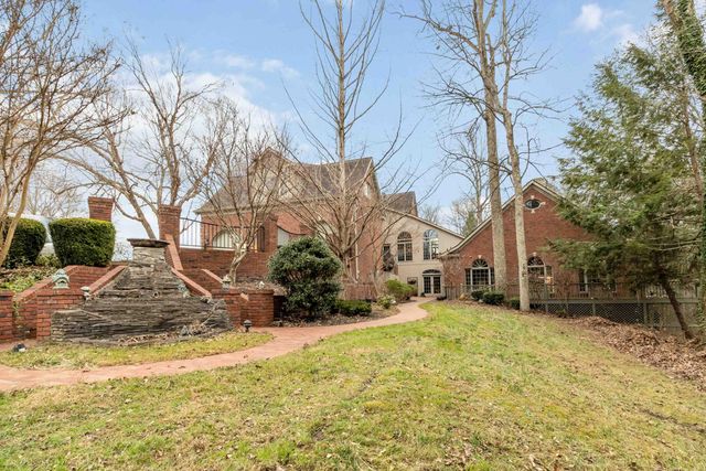 484 Woods Edge Drive, London, KY 40741