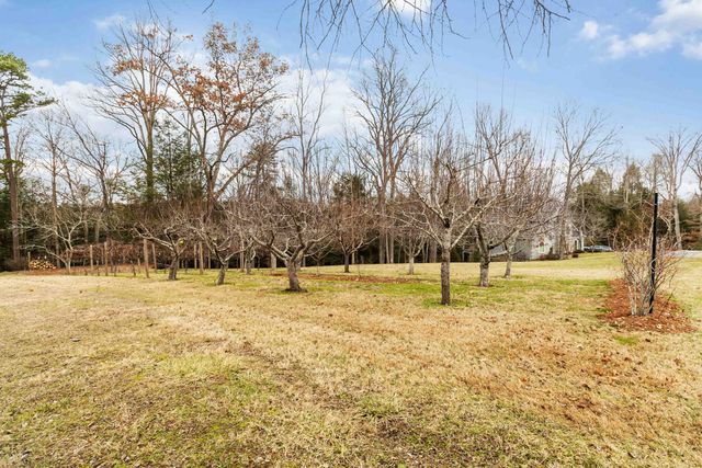 484 Woods Edge Drive, London, KY 40741