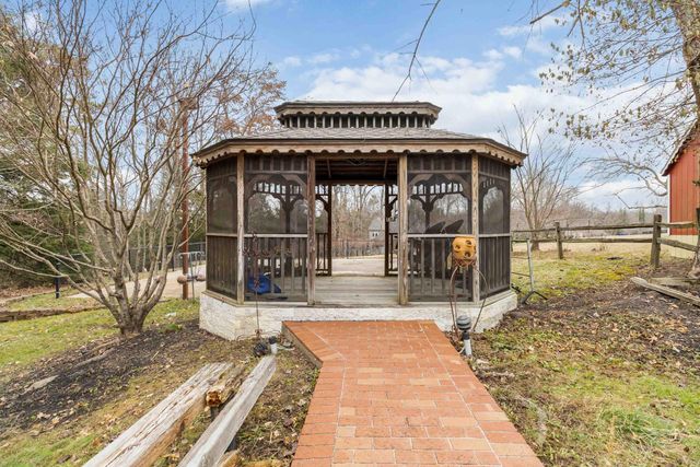 484 Woods Edge Drive, London, KY 40741