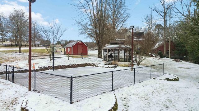 484 Woods Edge Drive, London, KY 40741