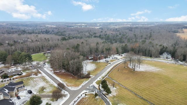 484 Woods Edge Drive, London, KY 40741