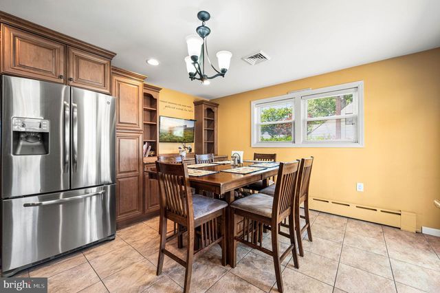 516 EVERGREEN AVE, Folsom, PA 19033