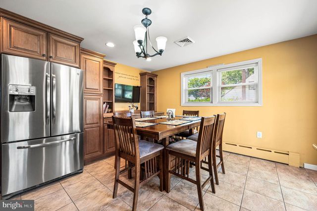 516 EVERGREEN AVE, Folsom, PA 19033