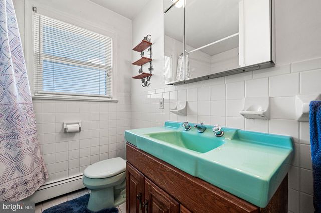 516 EVERGREEN AVE, Folsom, PA 19033