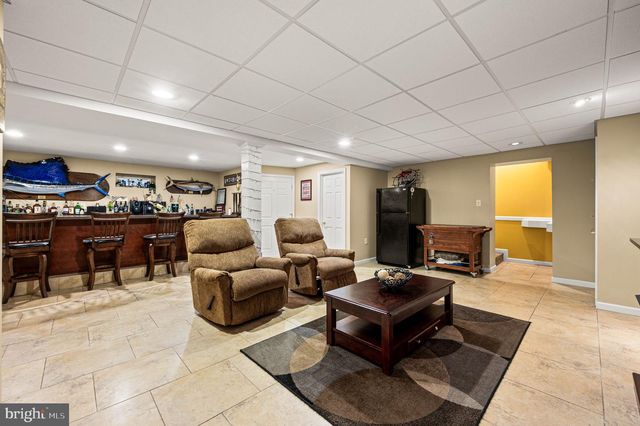 516 EVERGREEN AVE, Folsom, PA 19033