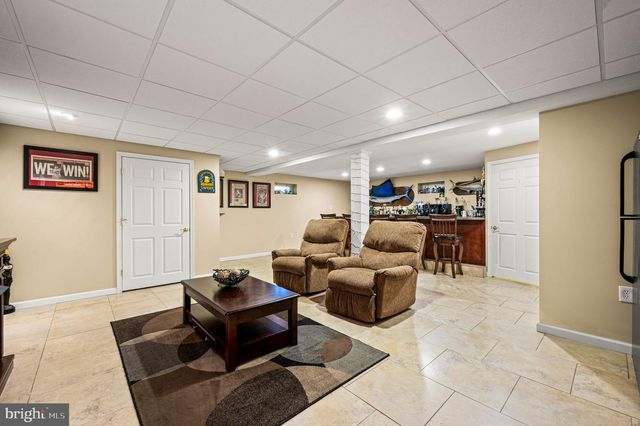 516 EVERGREEN AVE, Folsom, PA 19033