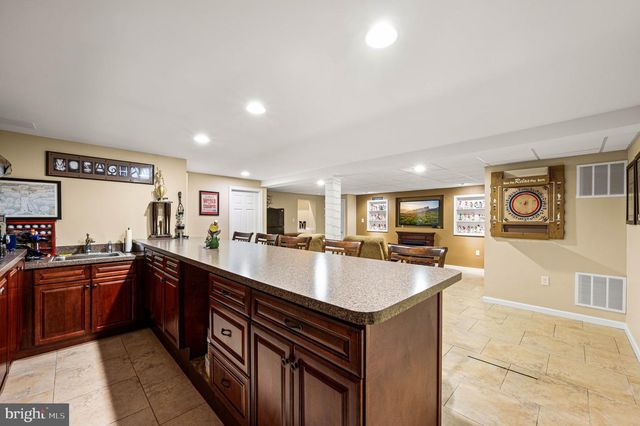 516 EVERGREEN AVE, Folsom, PA 19033