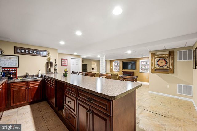 516 EVERGREEN AVE, Folsom, PA 19033