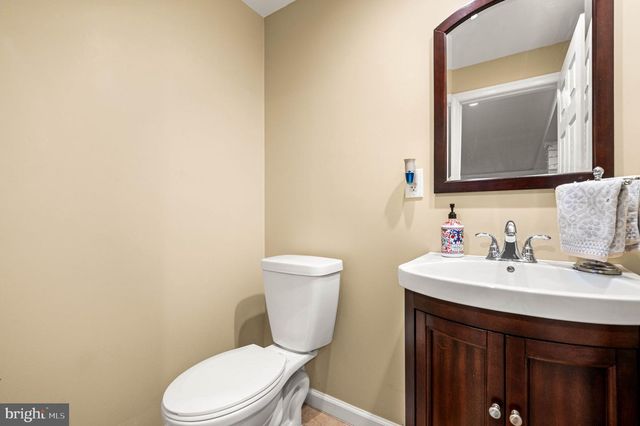 516 EVERGREEN AVE, Folsom, PA 19033