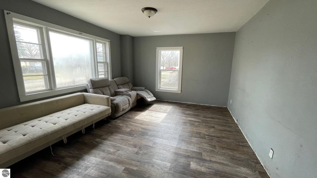 Image 11 of property listing at 108 S Pine, St Louis, MI 48880