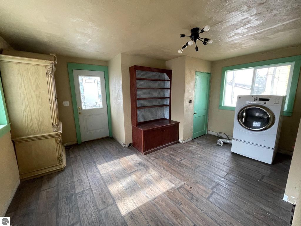 Image 16 of property listing at 108 S Pine, St Louis, MI 48880