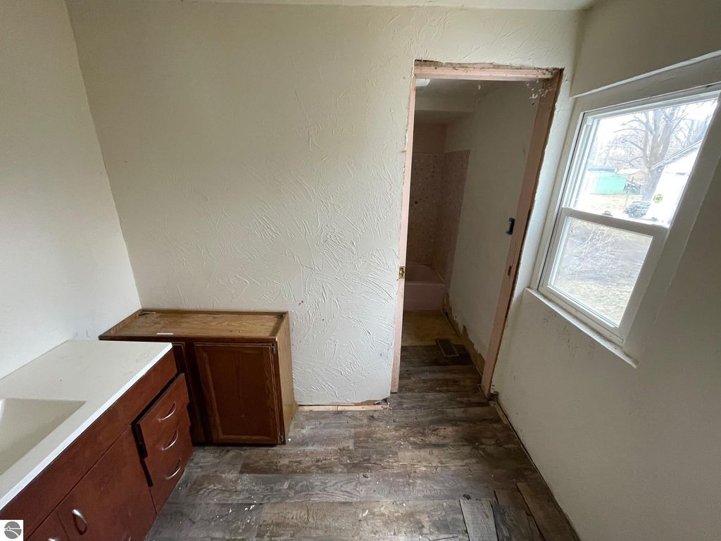 Image 17 of property listing at 108 S Pine, St Louis, MI 48880