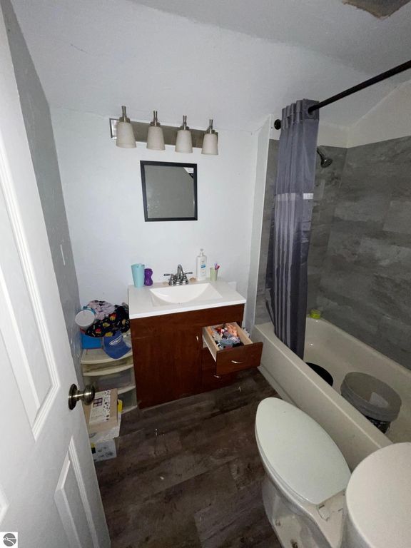 Image 23 of property listing at 108 S Pine, St Louis, MI 48880