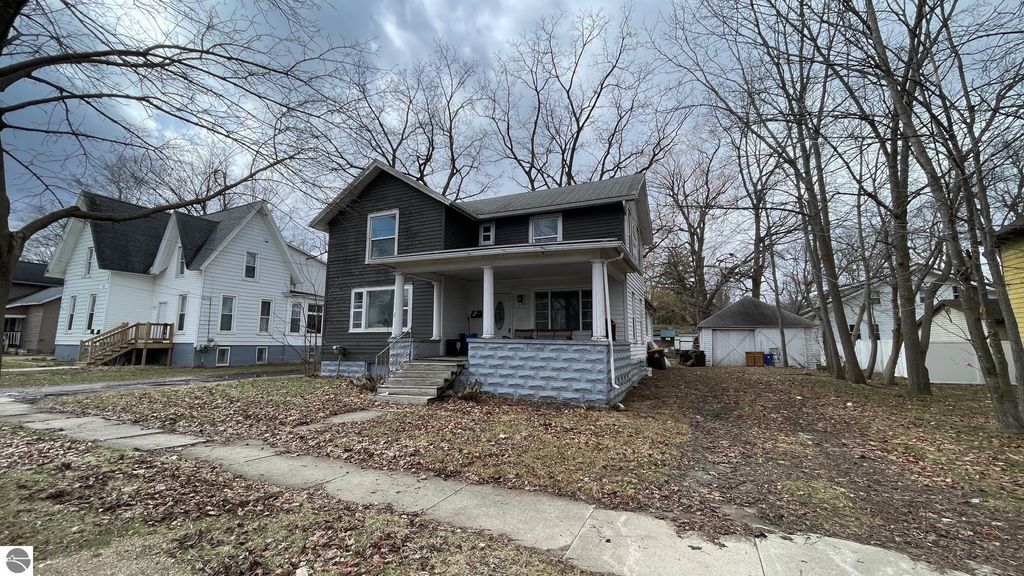 Image 3 of property listing at 108 S Pine, St Louis, MI 48880