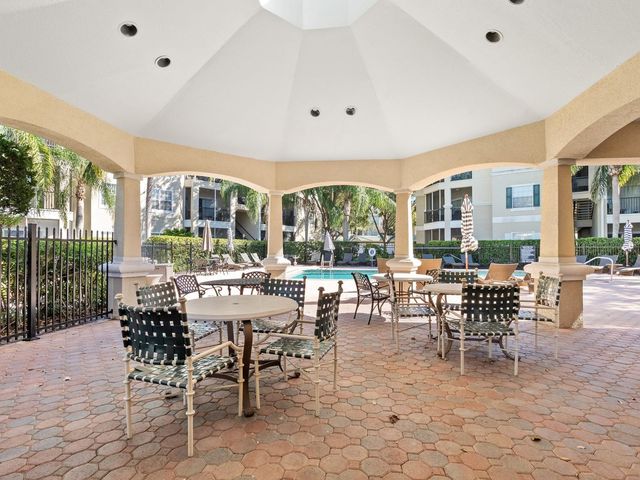 5168 NORTHRIDGE ROAD 102, Sarasota, FL 34238