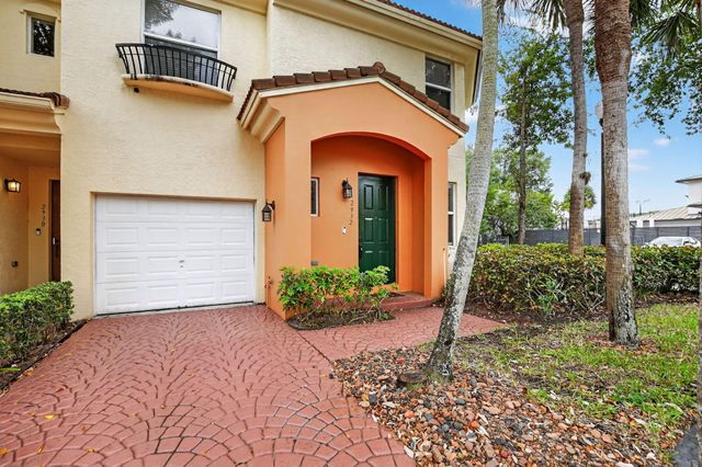 2932 Deer Creek Country Club Boulevard 2932, Deerfield Beach, FL 33442