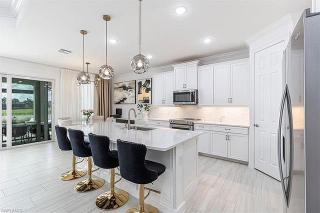 18750 Lake Hammock DR, Naples, FL 34114