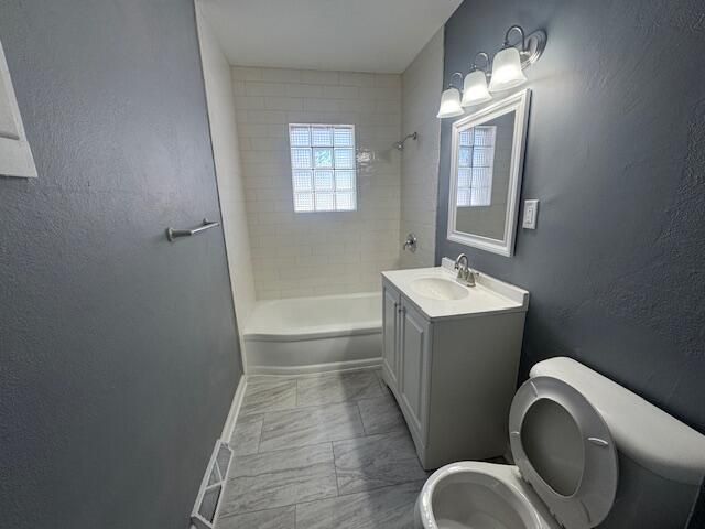 7720 W Bobolink AVENUE, Milwaukee, WI 53218