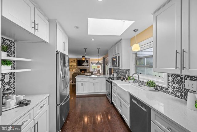420 BISHOP HOLLOW RD, Newtown Square, PA 19073