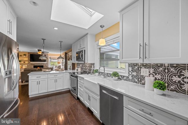 420 BISHOP HOLLOW RD, Newtown Square, PA 19073