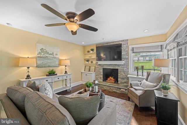 420 BISHOP HOLLOW RD, Newtown Square, PA 19073
