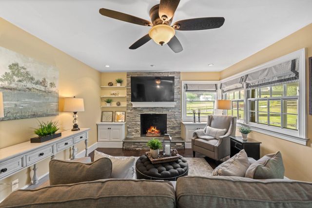 420 BISHOP HOLLOW RD, Newtown Square, PA 19073