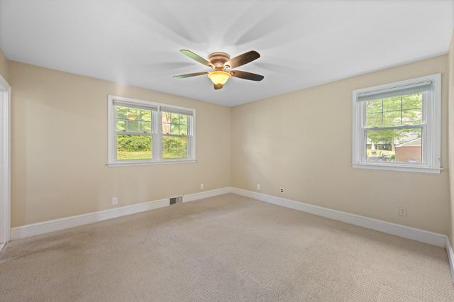 420 BISHOP HOLLOW RD, Newtown Square, PA 19073