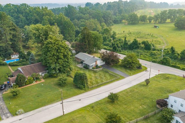 420 BISHOP HOLLOW RD, Newtown Square, PA 19073