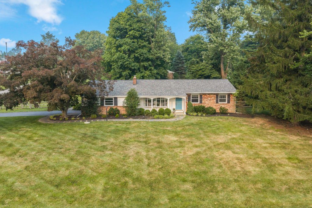 420 BISHOP HOLLOW RD, Newtown Square, PA 19073