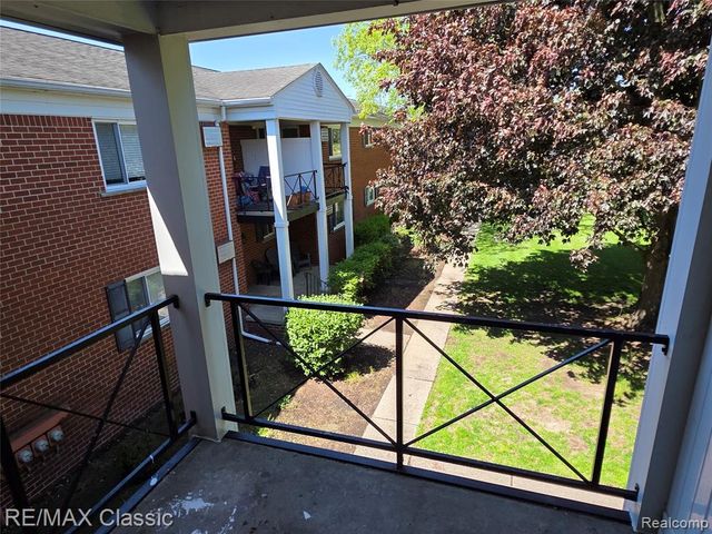 1101 Tienken Court 206, Rochester Hills, MI 48306