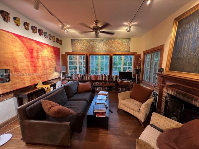 6810 Maynada St, Coral Gables, FL 33146