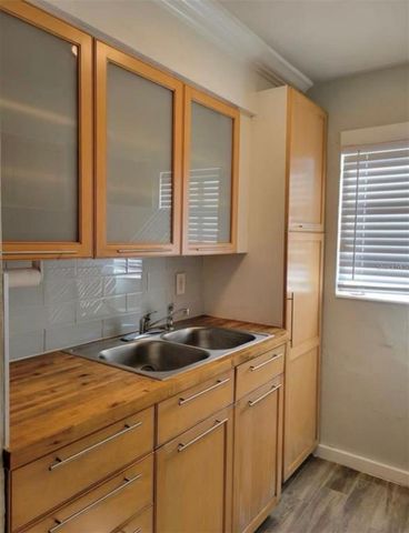 330 20TH AVENUE S, St Petersburg, FL 33705