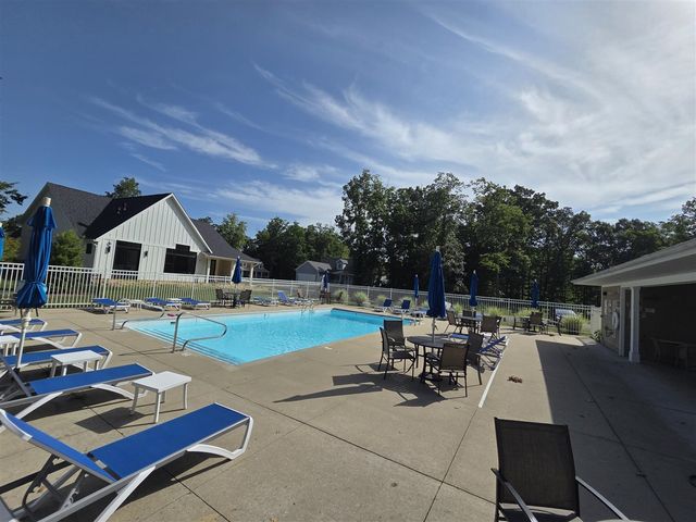 17643 Summerhill Lane, New Buffalo, MI 49117