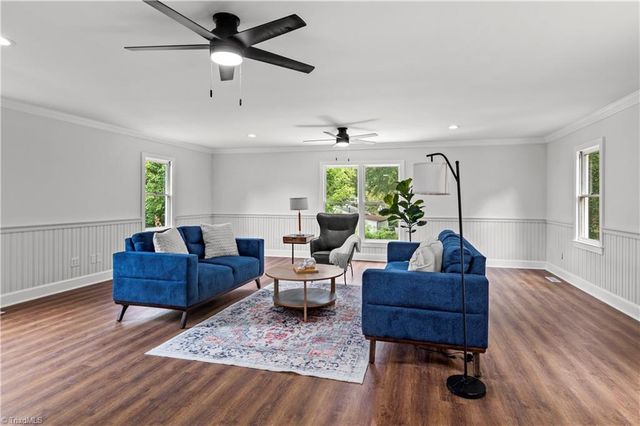 1650 W Clemmonsville Road, Winston-salem, NC 27127